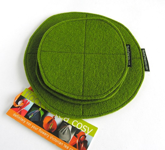 Upcycled wool felt offcuts in Moss Green trivet and coaster set.